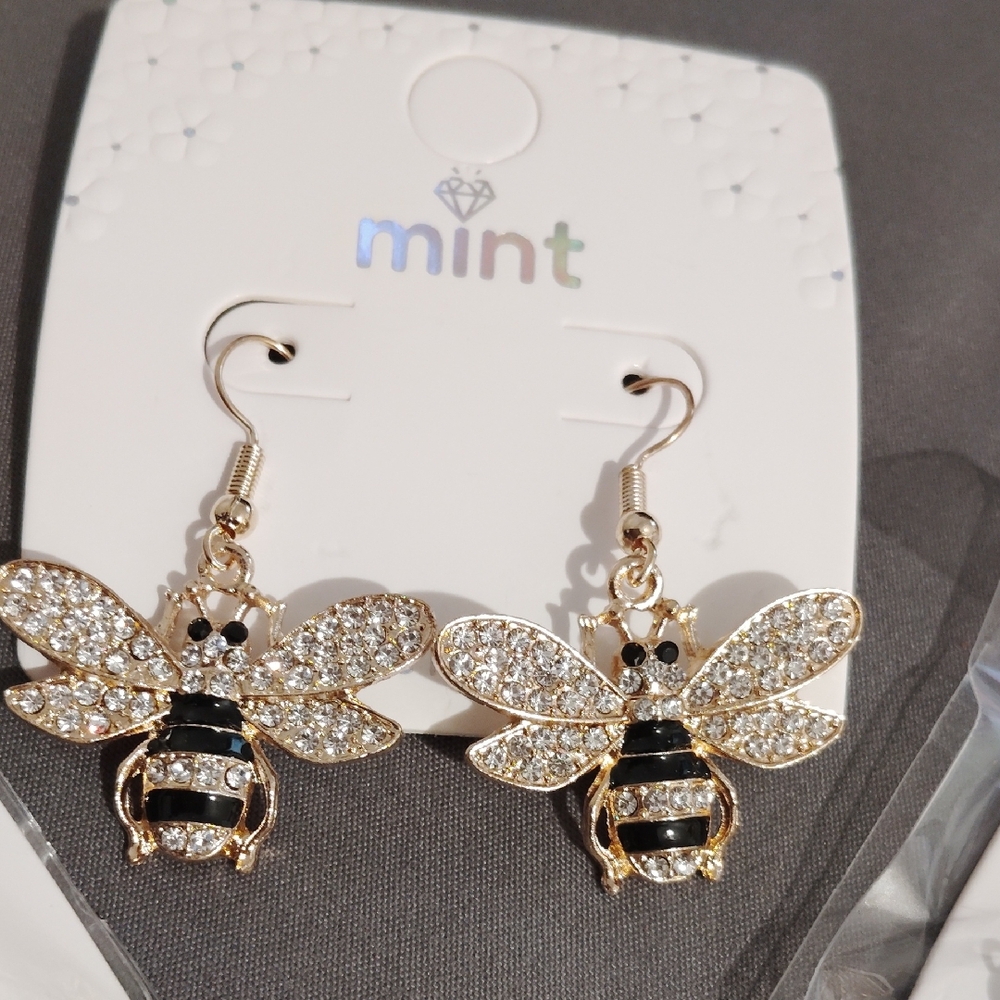 6ct Asslt Color Bee Earrings